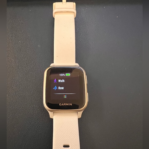 Item less than a year old selling as no longer used.
Comes with charger no box - Picture 1 of 2